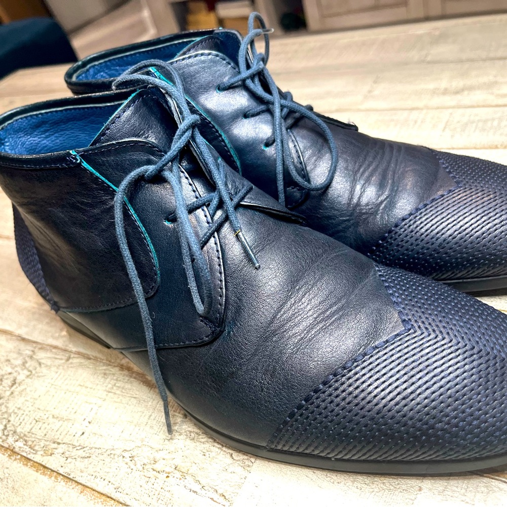 Shoes - Picture 3 of 10